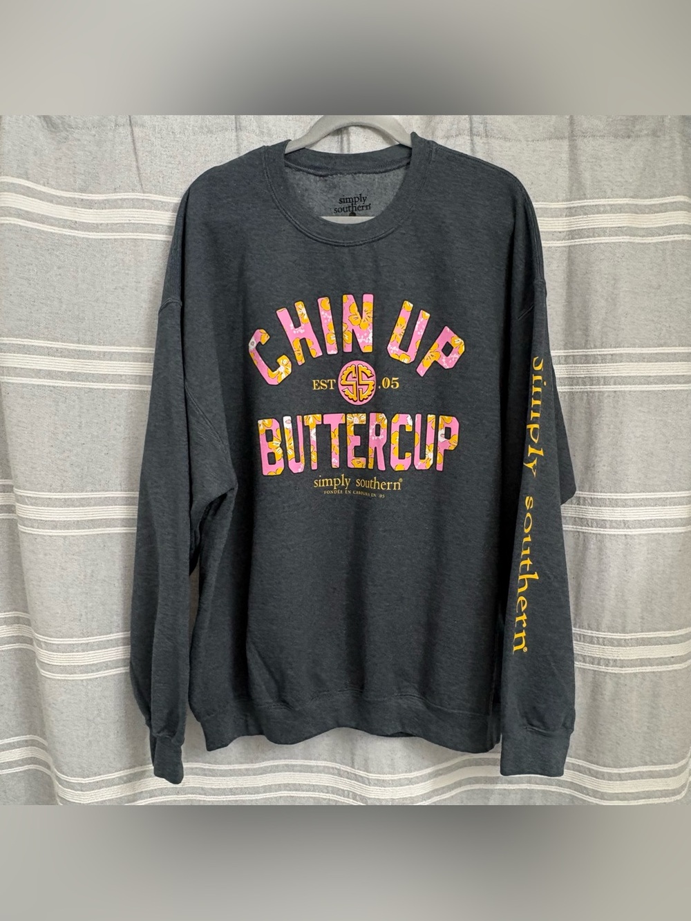 Simply Southern Women's "Chin Up Buttercup" Graphic Gray Sweatshirt Size 2XL
